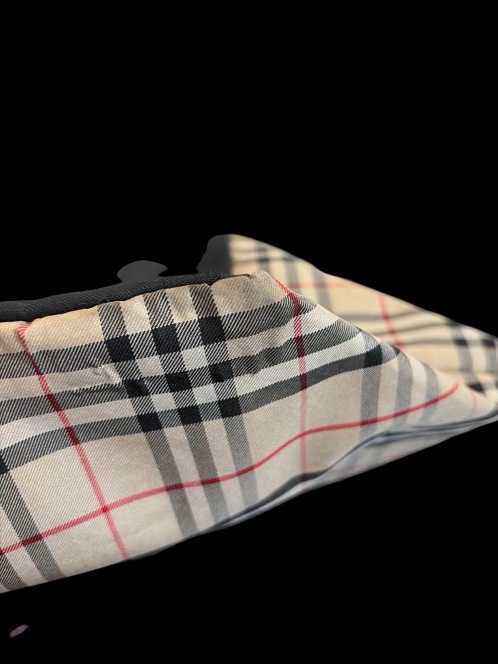 Burberry Beige Plaid Tote Japan Exclusive. L 18.5" x W 9" H 11" - Picture 11 of 11